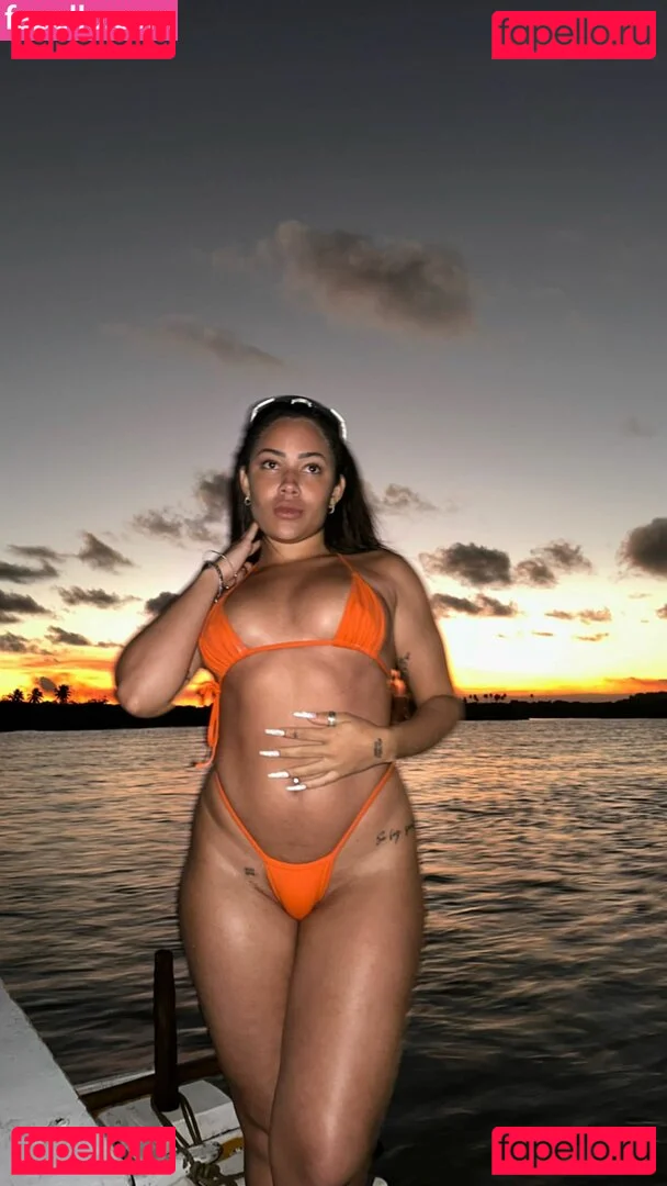 Vitória Kelly Onlyfans Photo Gallery 