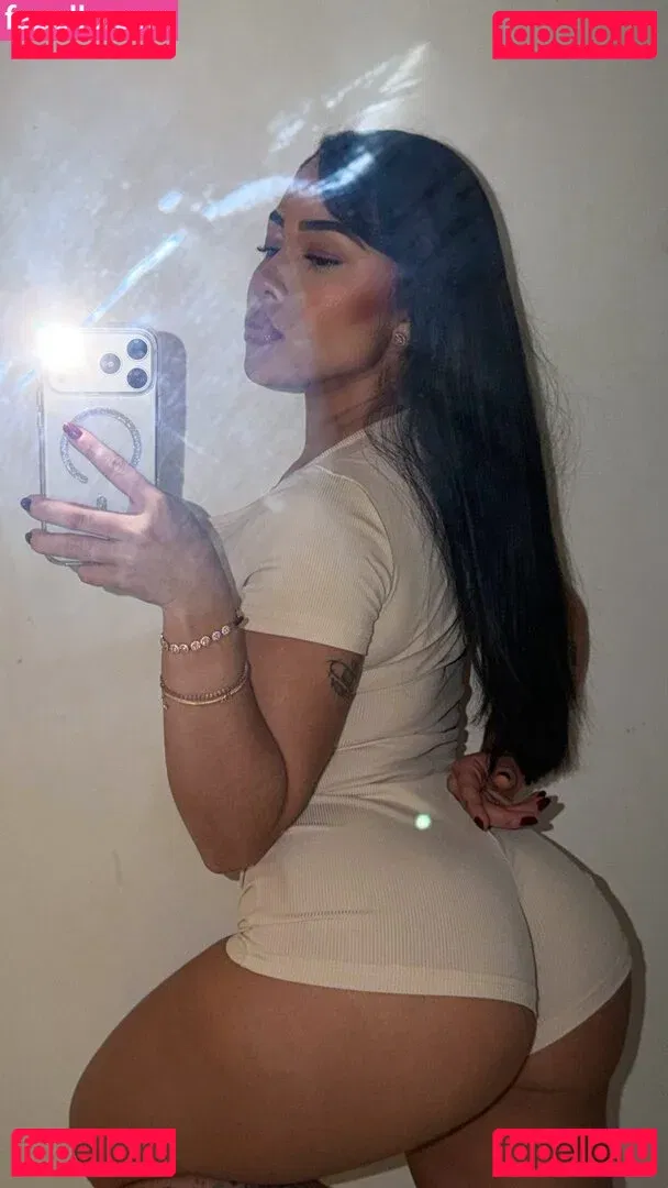 Vitória Kelly Onlyfans Photo Gallery 