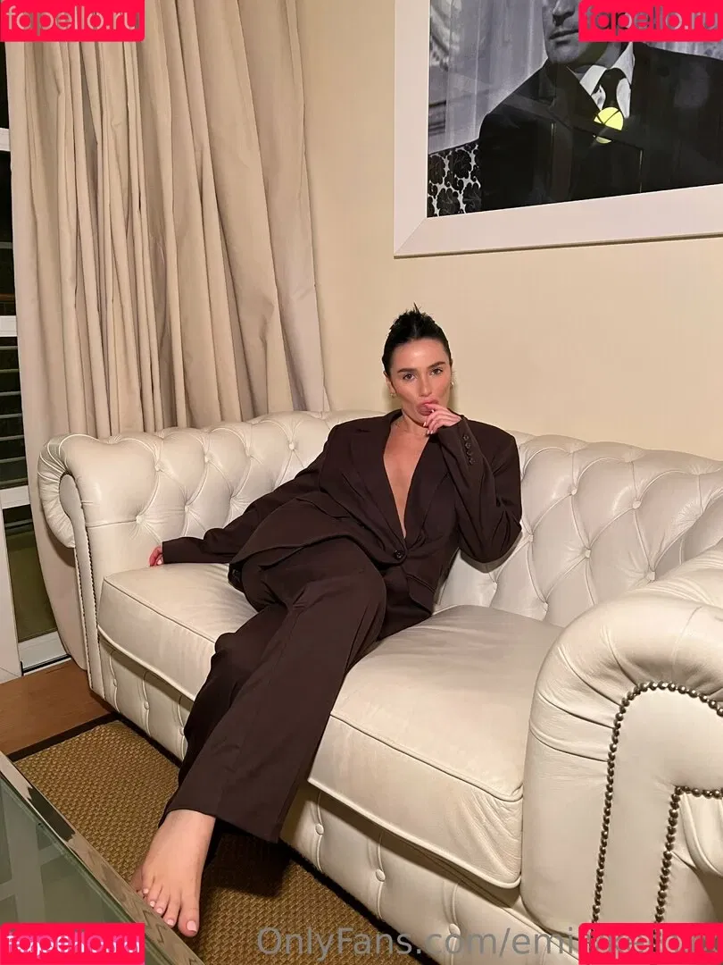 emilykernsx Onlyfans Photo Gallery 