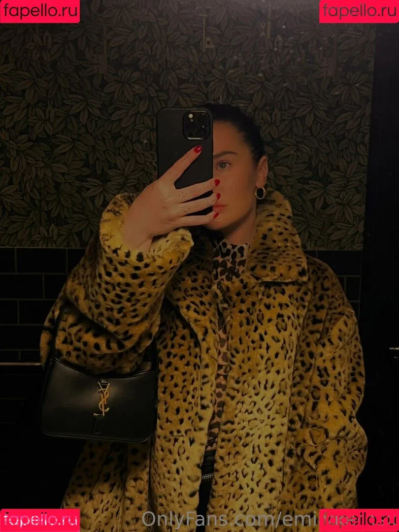 emilykernsx Onlyfans Photo Gallery 