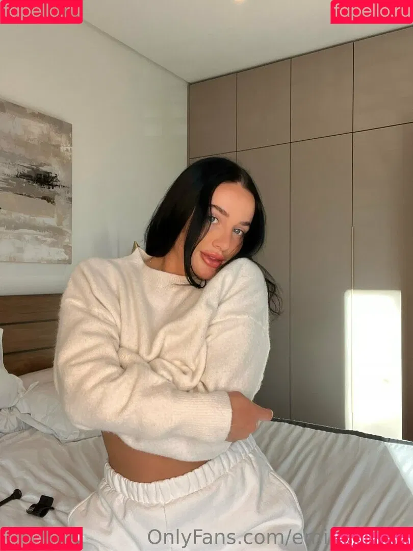 emilykernsx Onlyfans Photo Gallery 