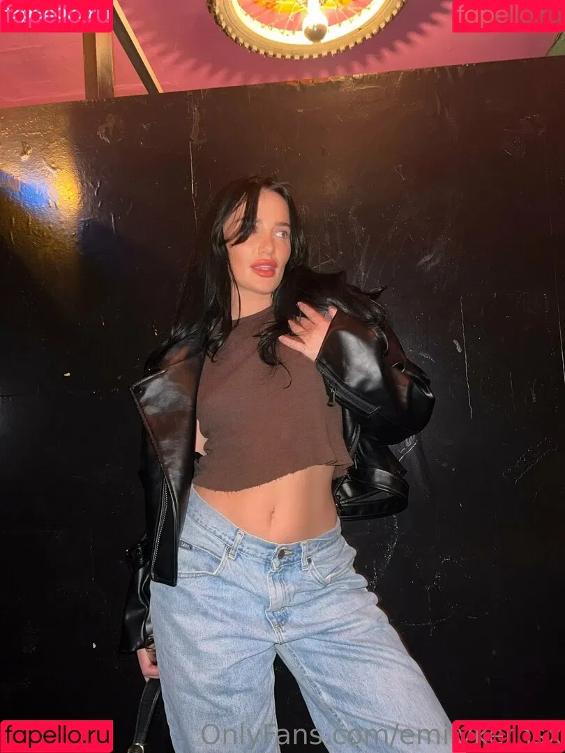emilykernsx Onlyfans Photo Gallery 
