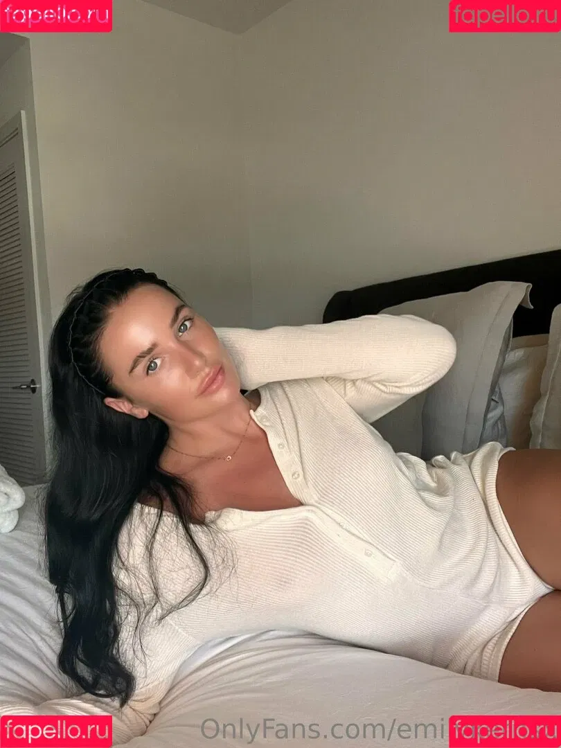 emilykernsx Onlyfans Photo Gallery 