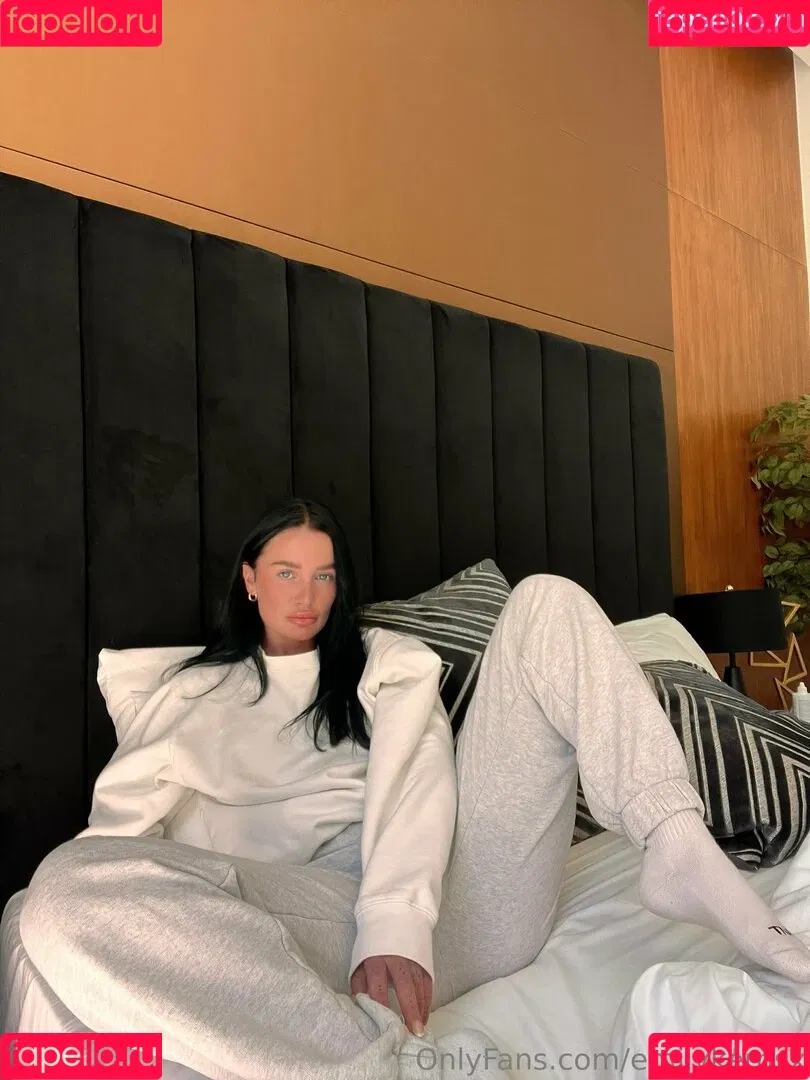 emilykernsx Onlyfans Photo Gallery 