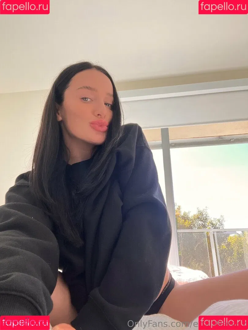 emilykernsx Onlyfans Photo Gallery 