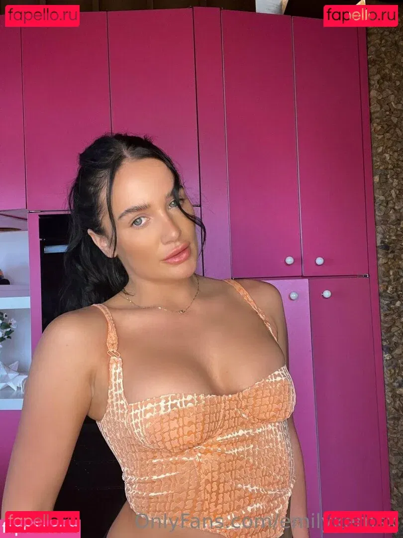 emilykernsx Onlyfans Photo Gallery 