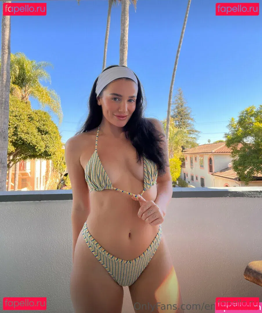 emilykernsx Onlyfans Photo Gallery 