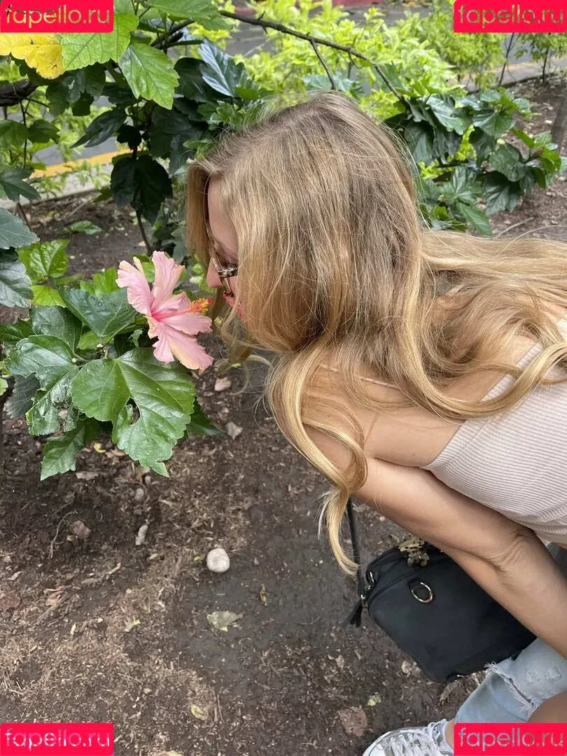 freemollypills Onlyfans Photo Gallery 