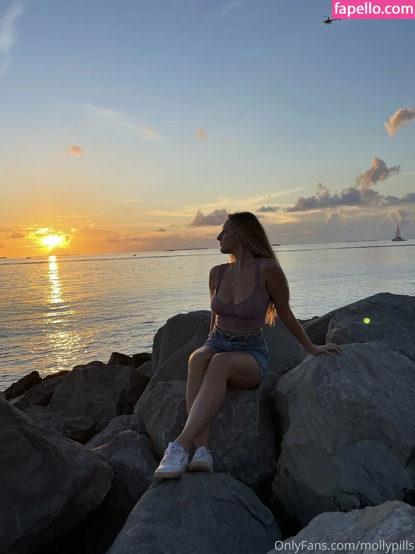 freemollypills Onlyfans Photo Gallery 