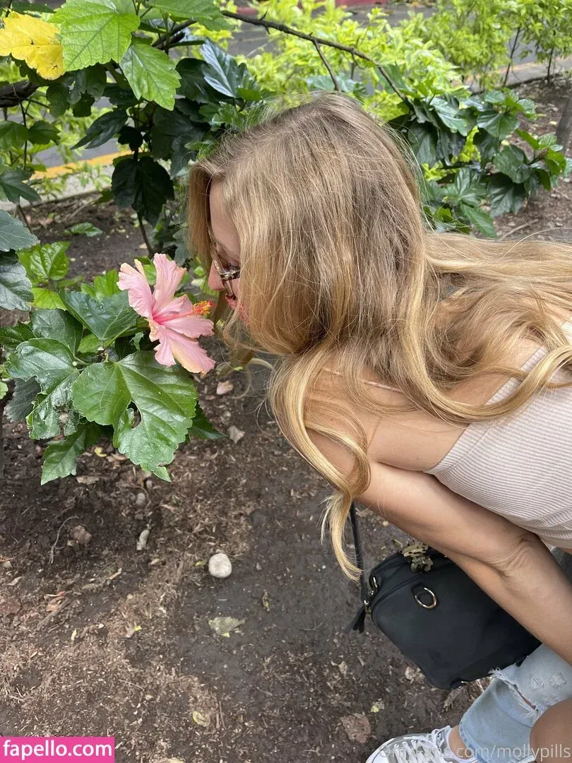 freemollypills Onlyfans Photo Gallery 