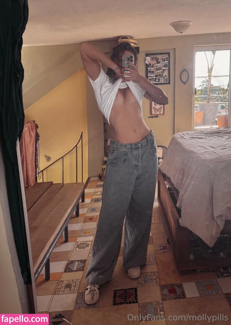 freemollypills Onlyfans Photo Gallery 