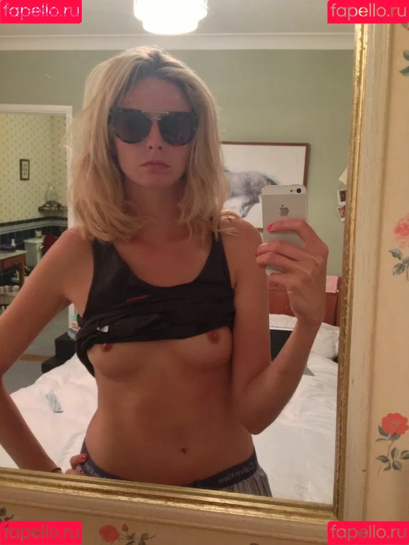 Tamsin Egerton Onlyfans Photo Gallery 