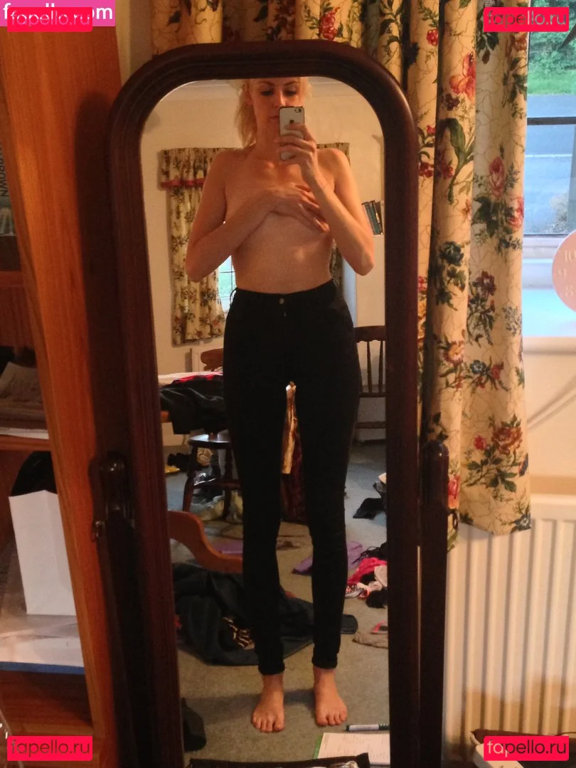 Tamsin Egerton Onlyfans Photo Gallery 