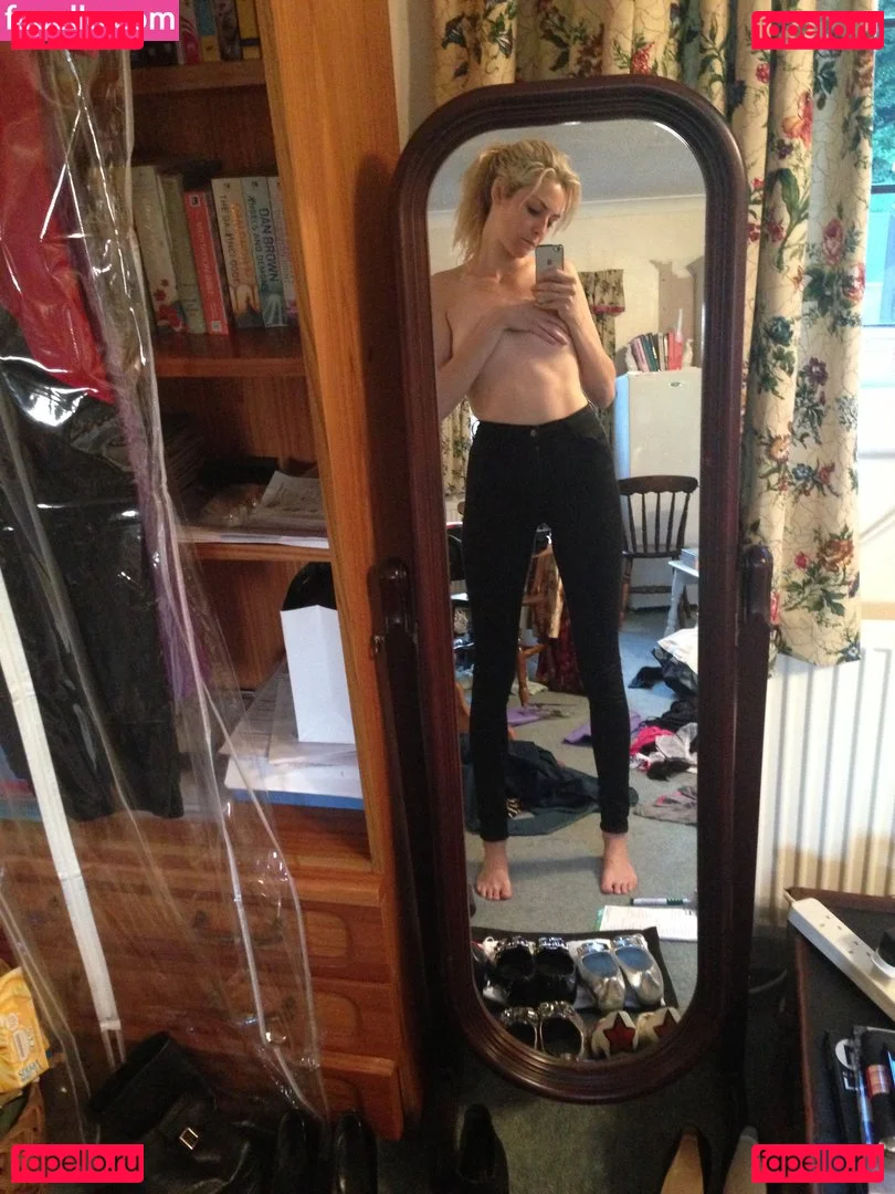 Tamsin Egerton Onlyfans Photo Gallery 