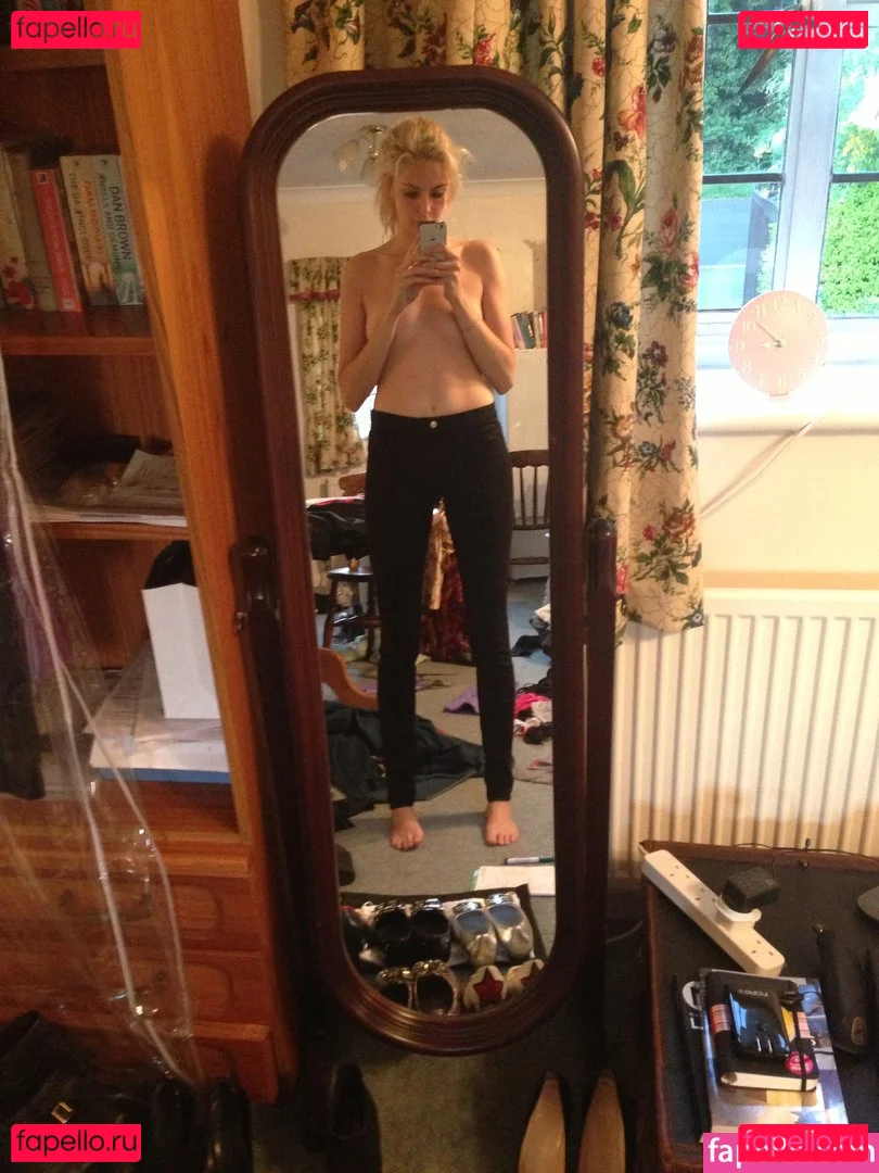 Tamsin Egerton Onlyfans Photo Gallery 