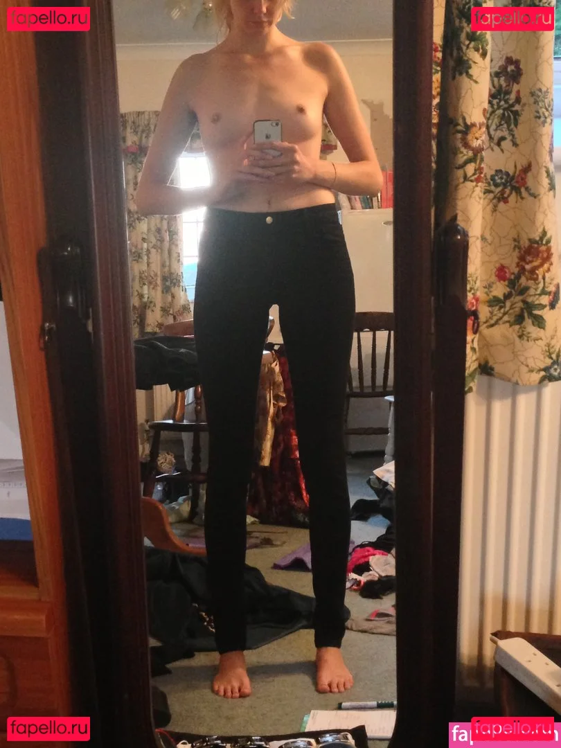 Tamsin Egerton Onlyfans Photo Gallery 