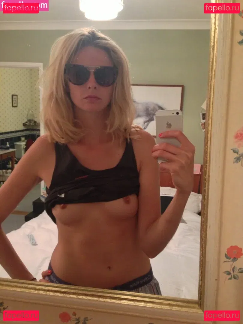 Tamsin Egerton Onlyfans Photo Gallery 