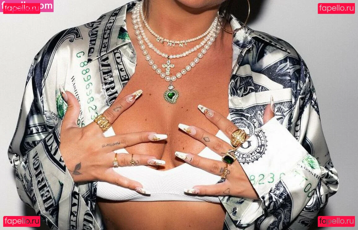 Jesy Nelson Onlyfans Photo Gallery 