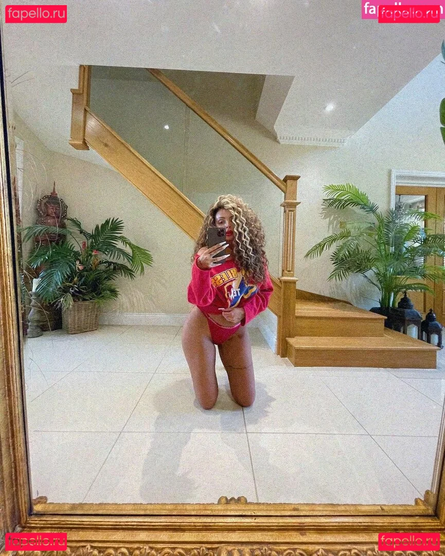 Jesy Nelson Onlyfans Photo Gallery 