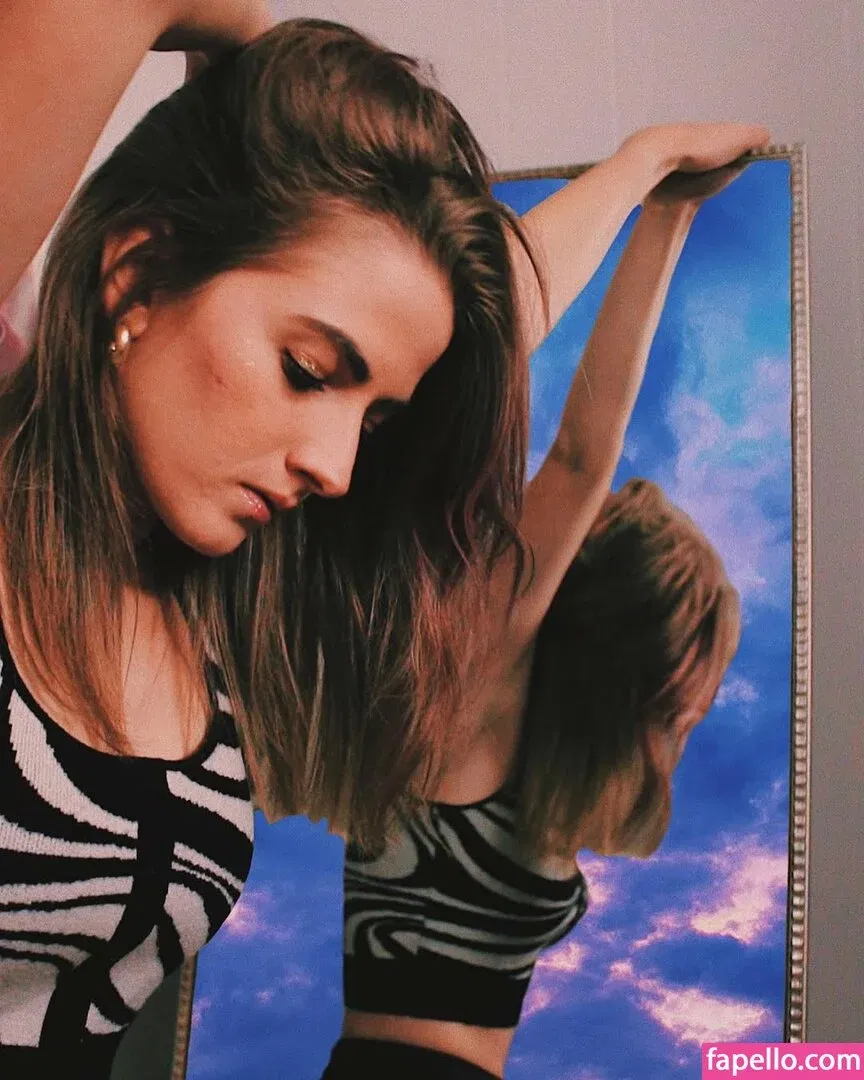 Mary Sue Onlyfans Photo Gallery 