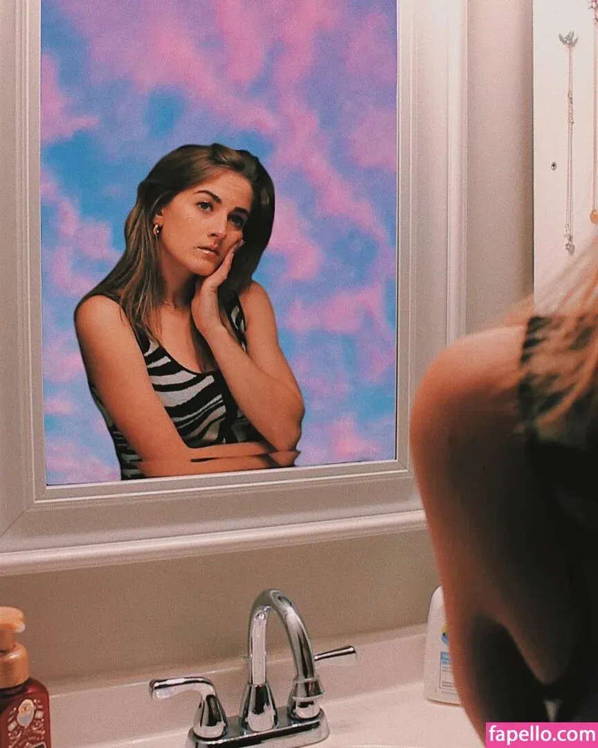 Mary Sue Onlyfans Photo Gallery 