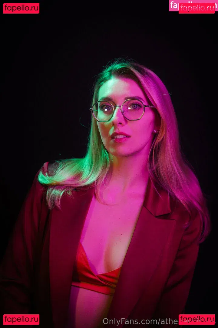 athenaskisses Onlyfans Photo Gallery 