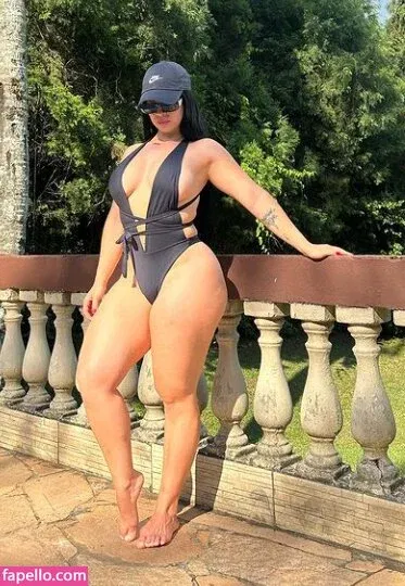 Suellen Lara Onlyfans Photo Gallery 