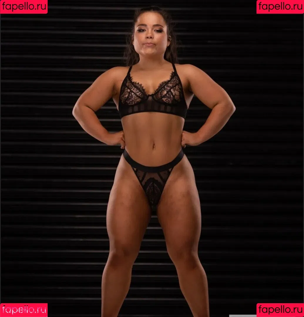 Shannon Dacombe Onlyfans Photo Gallery 