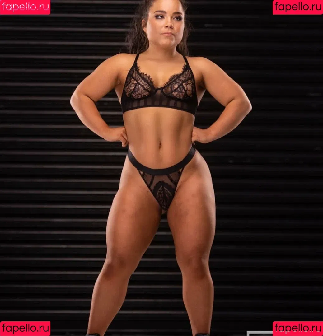 Shannon Dacombe Onlyfans Photo Gallery 