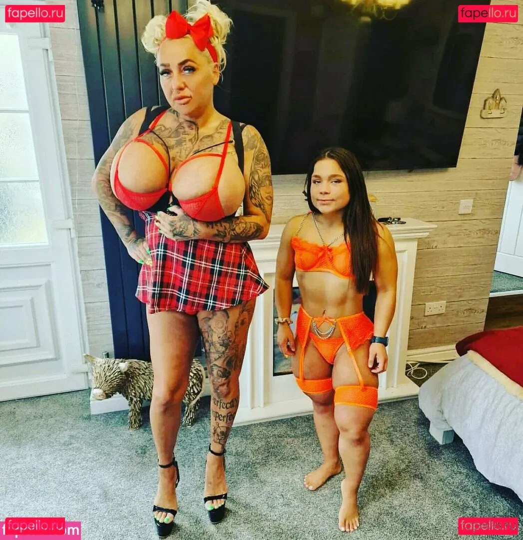 Shannon Dacombe Onlyfans Photo Gallery 