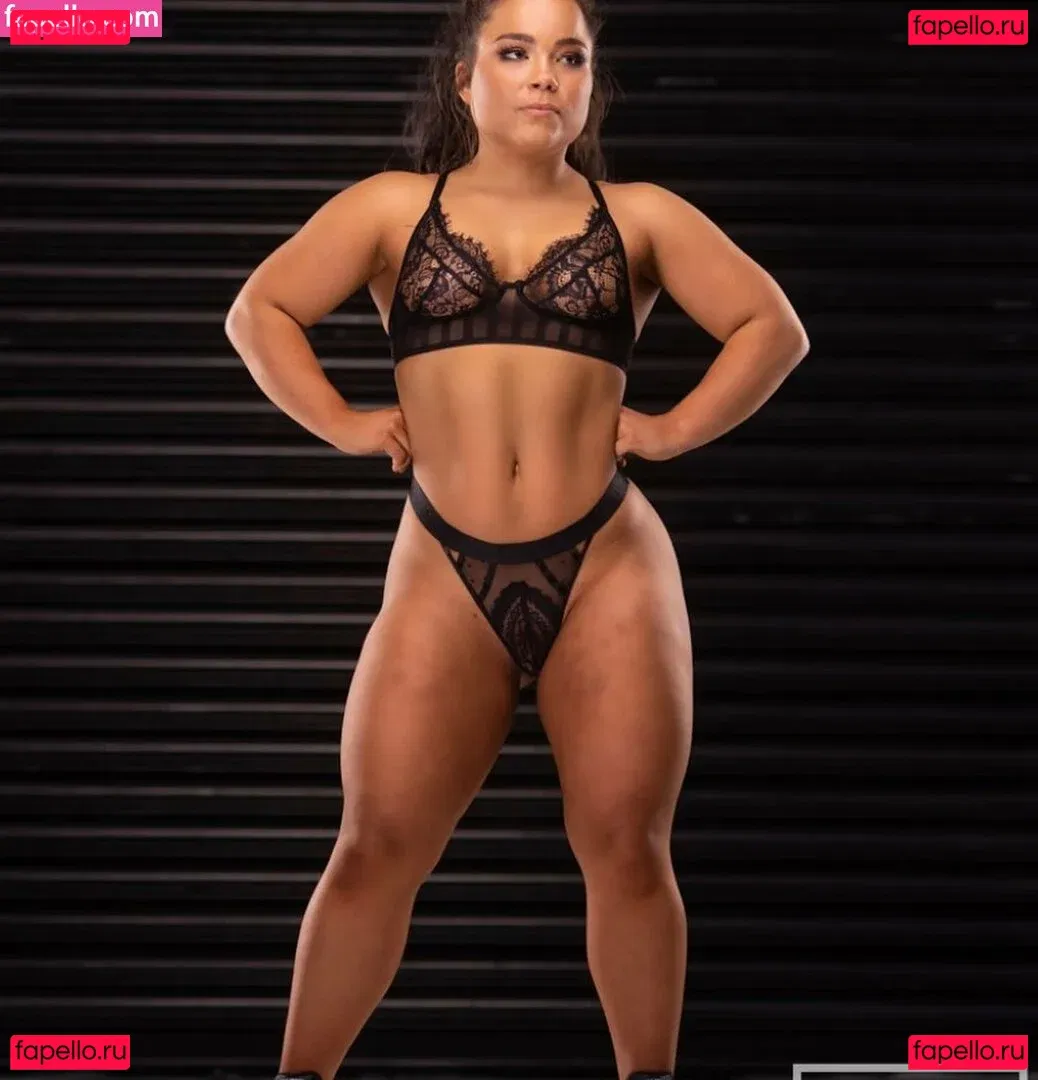 Shannon Dacombe Onlyfans Photo Gallery 