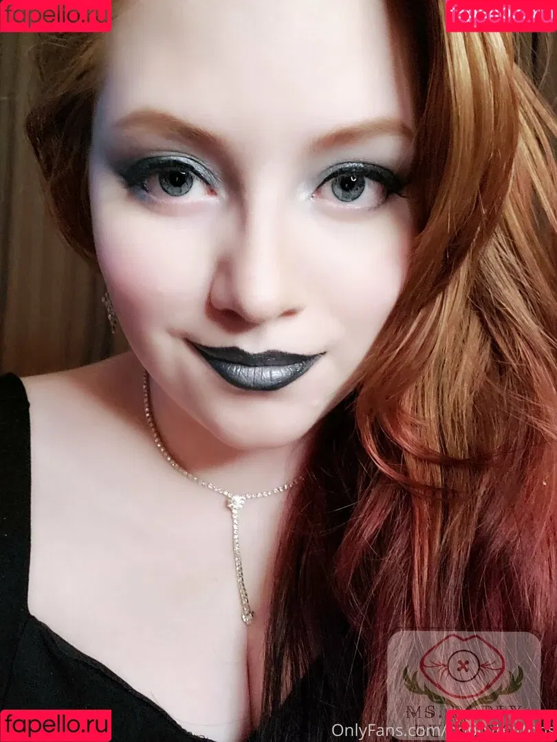 mspoppybuttons Onlyfans Photo Gallery 