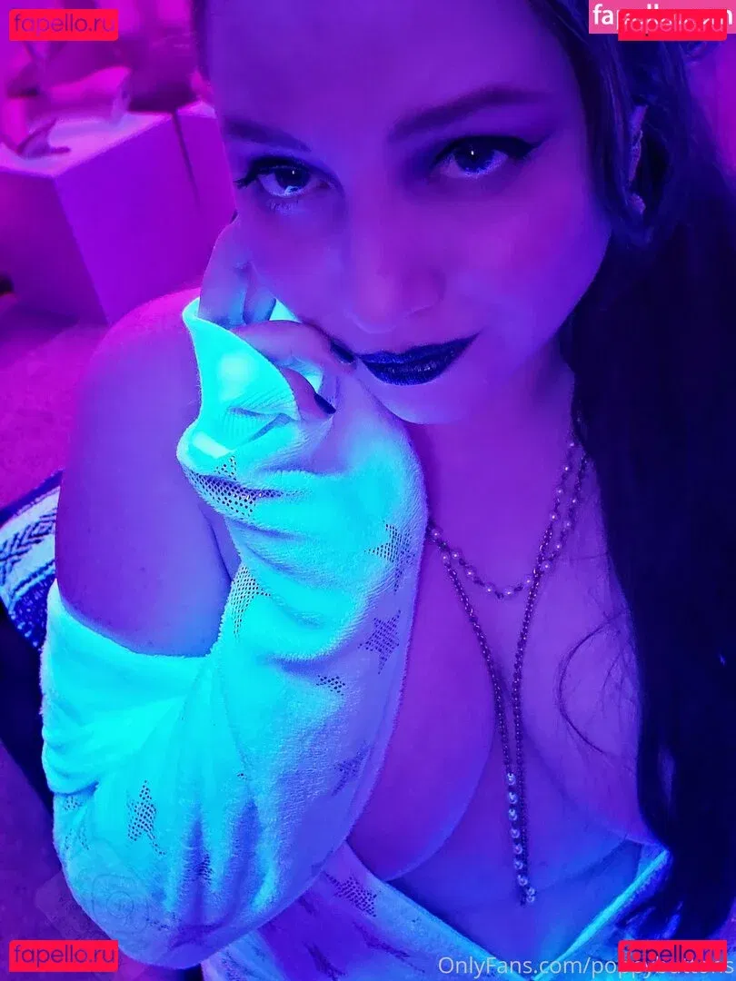 mspoppybuttons Onlyfans Photo Gallery 