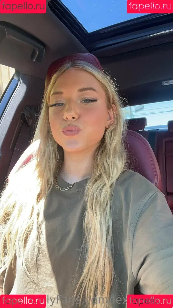 lexixnicole Onlyfans Photo Gallery 