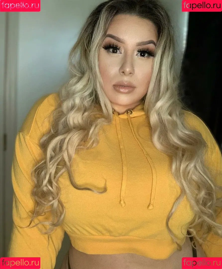 Blondiemami Onlyfans Photo Gallery 