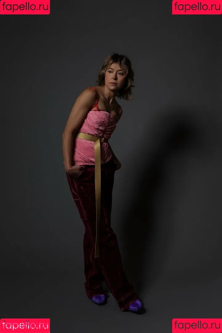 Tatiana Maslany Onlyfans Photo Gallery 