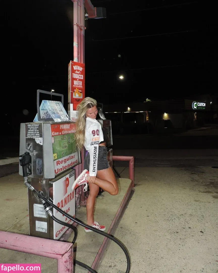 Emily Sentner Onlyfans Photo Gallery 