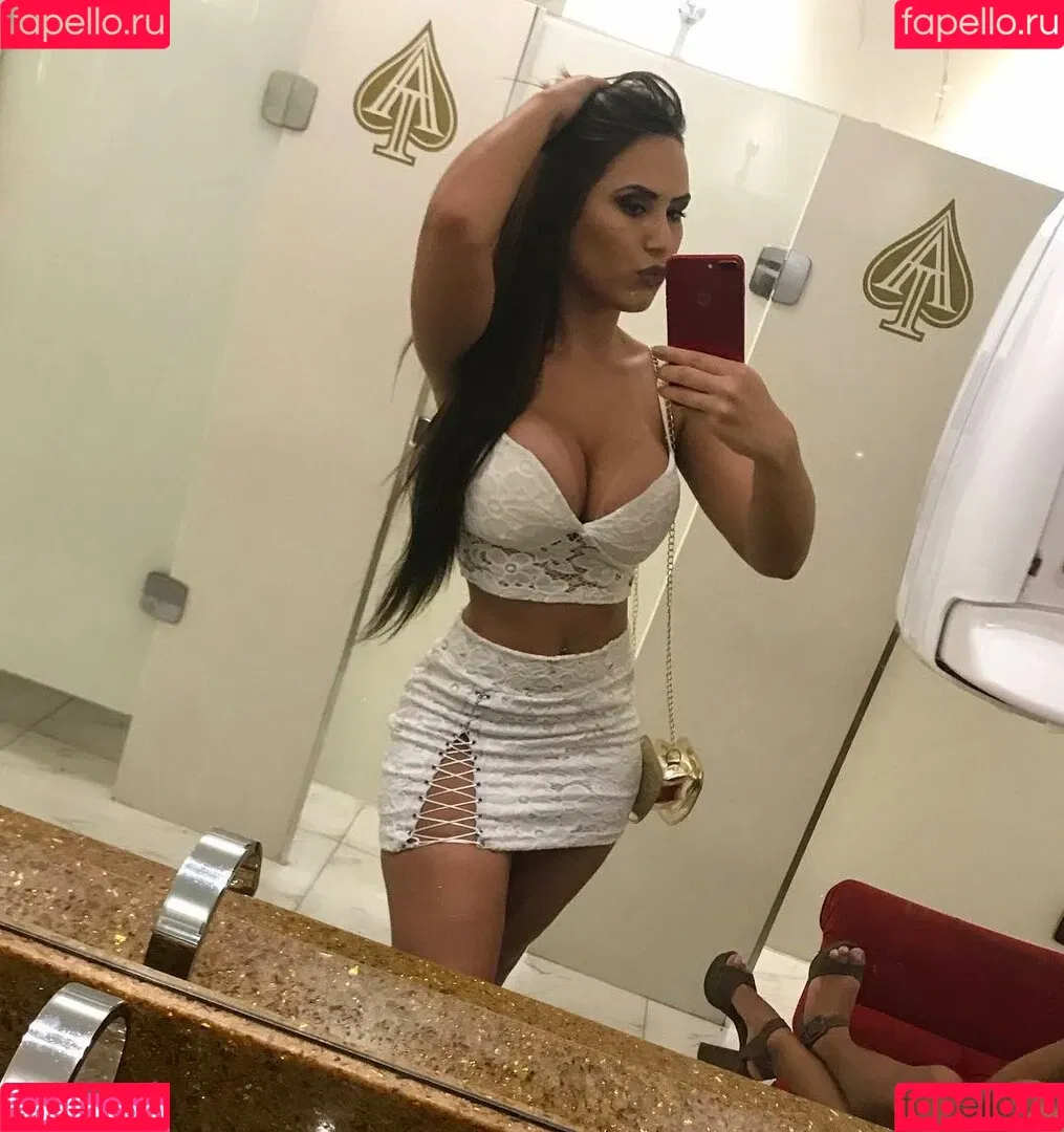 Isabella Pinheiro Onlyfans Photo Gallery 