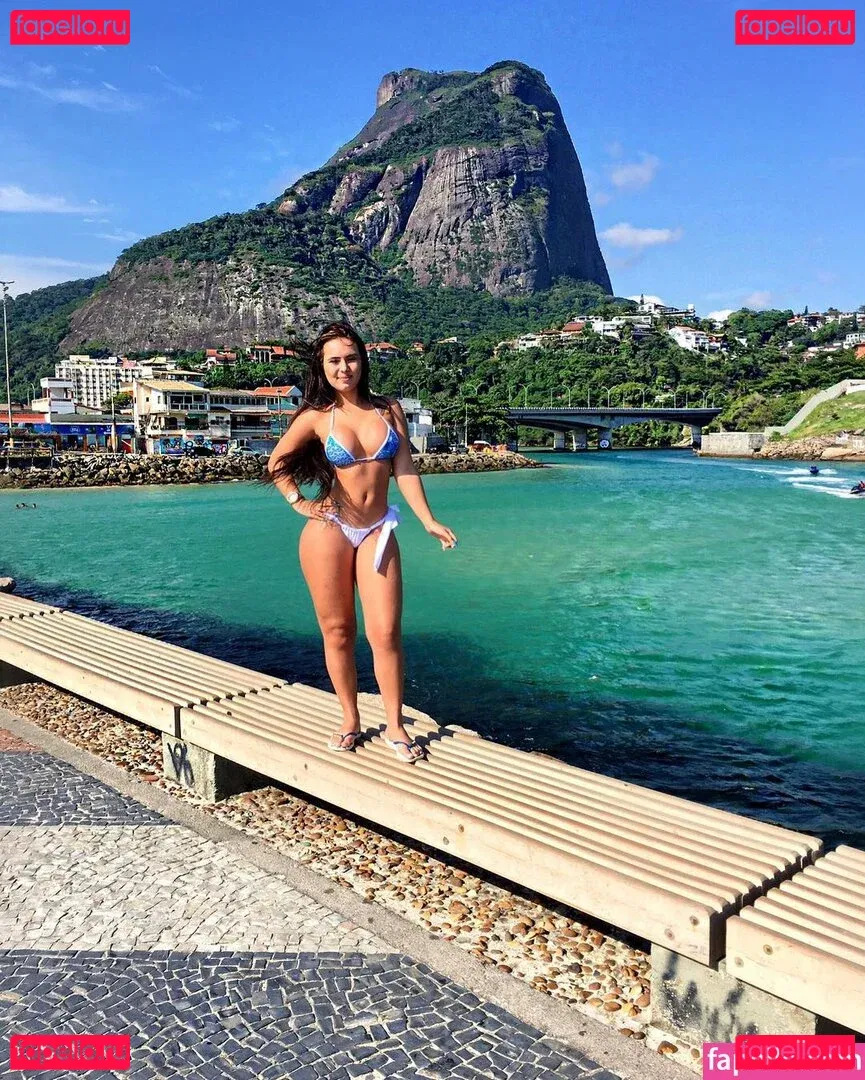 Isabella Pinheiro Onlyfans Photo Gallery 