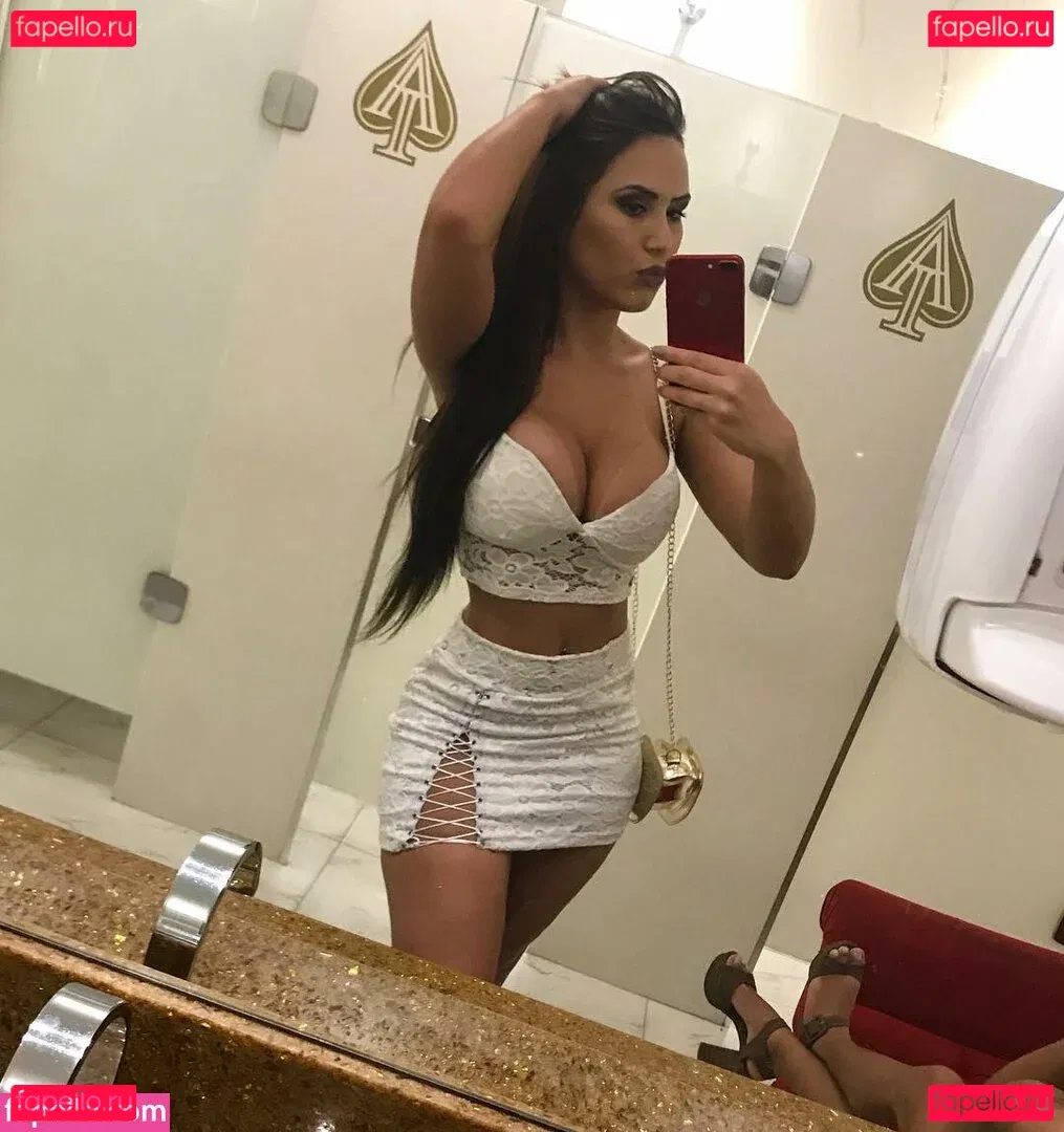 Isabella Pinheiro Onlyfans Photo Gallery 