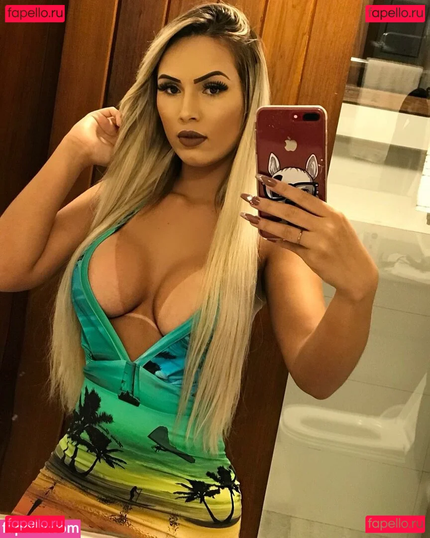 Isabella Pinheiro Onlyfans Photo Gallery 