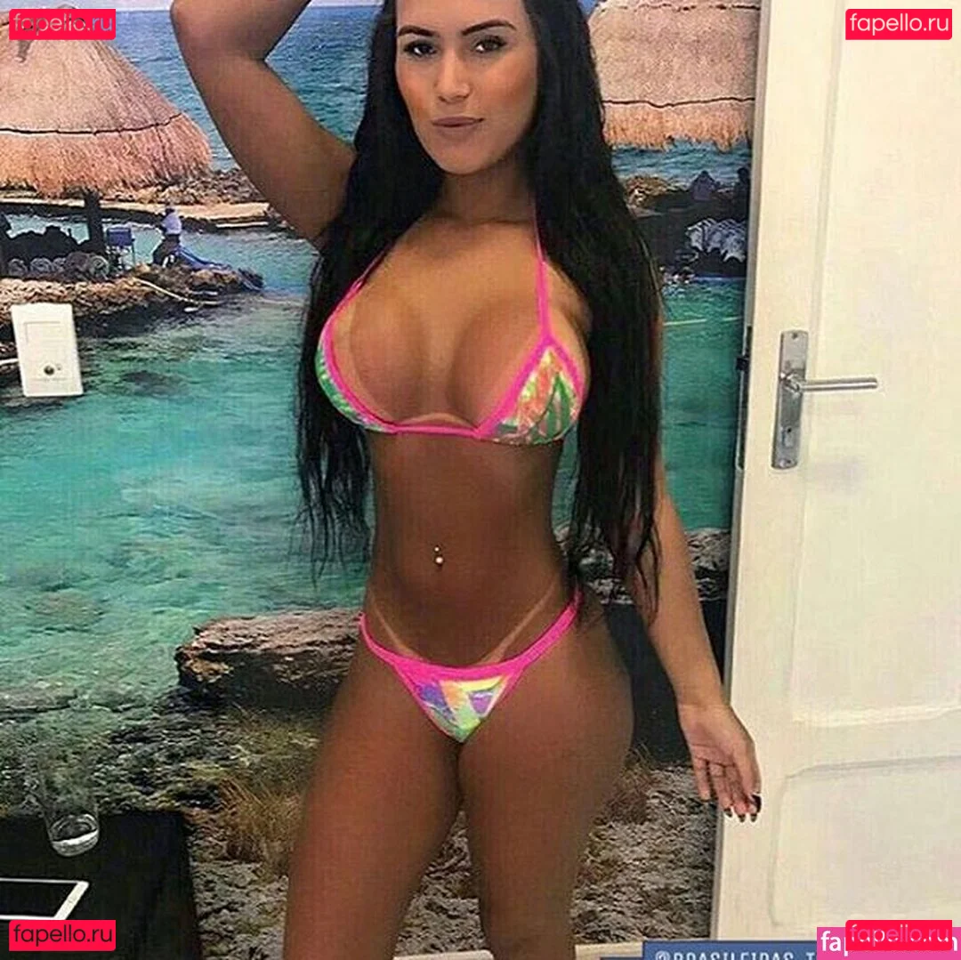 Isabella Pinheiro Onlyfans Photo Gallery 