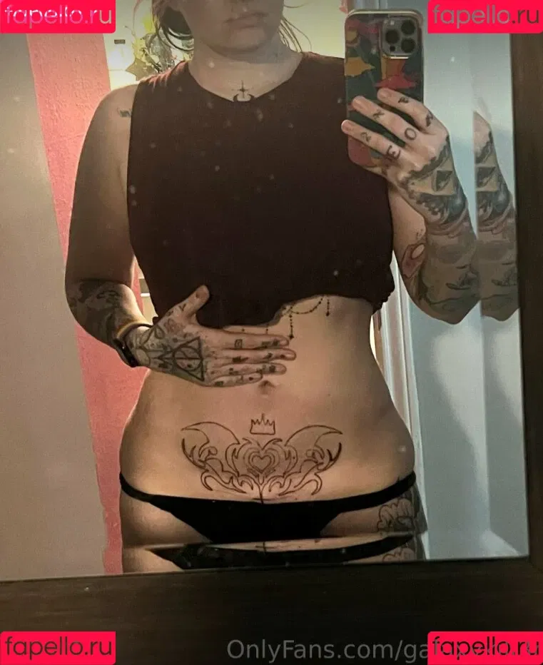 happilyeverawful Onlyfans Photo Gallery 