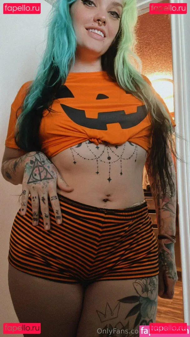 happilyeverawful Onlyfans Photo Gallery 