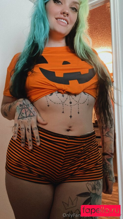 happilyeverawful Nude Onlyfans Photo 5
