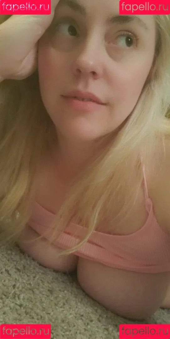 CluelessonVHS Onlyfans Photo Gallery 