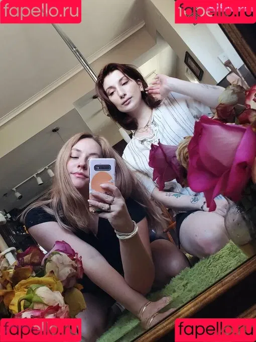 CluelessonVHS Onlyfans Photo Gallery 
