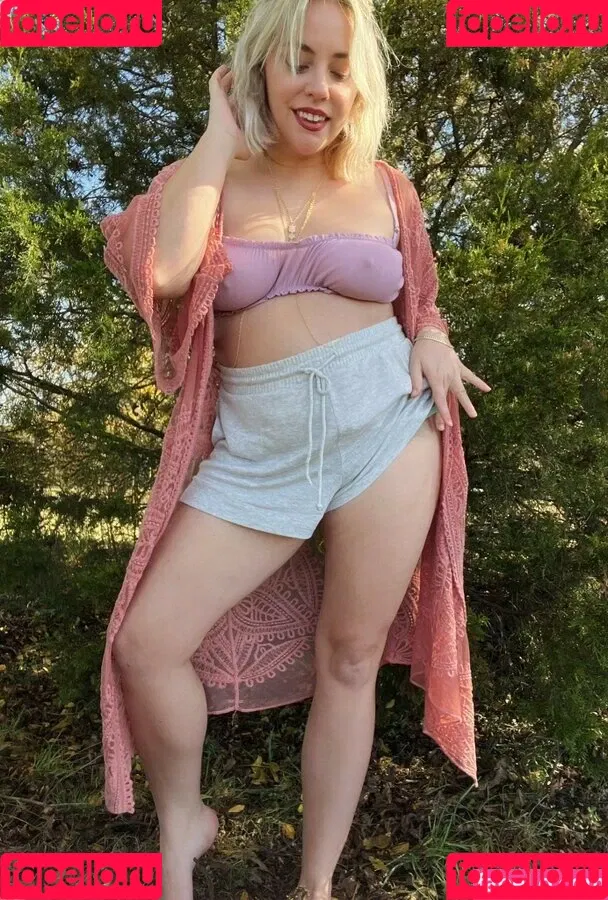 CluelessonVHS Onlyfans Photo Gallery 