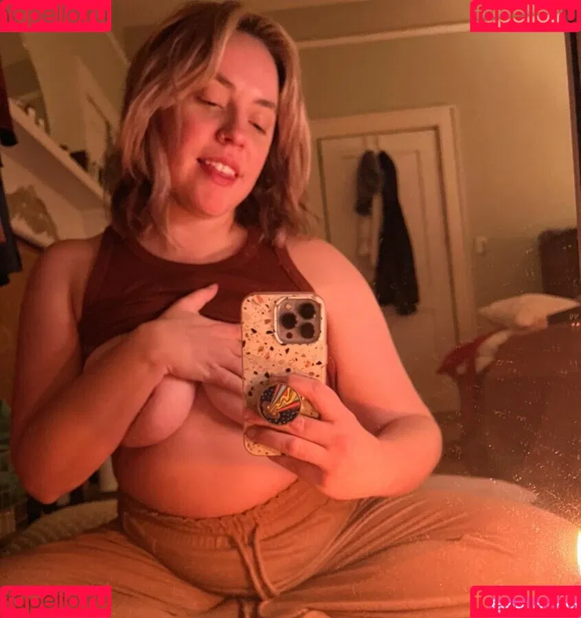CluelessonVHS Onlyfans Photo Gallery 