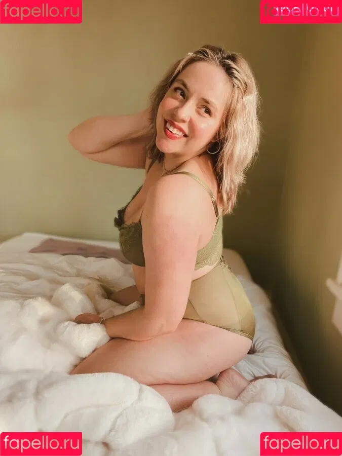 CluelessonVHS Onlyfans Photo Gallery 
